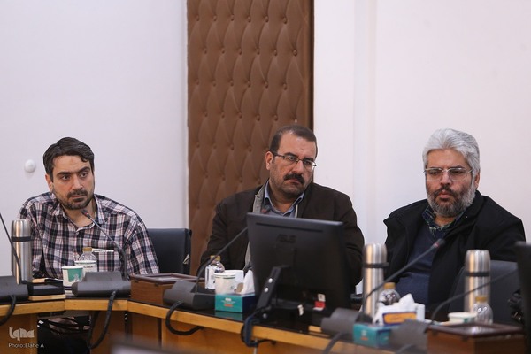 جلسه بررسی نقش جهاددانشگاهی به عنوان حلقه میانی بین دانشگاه، صنعت و جامعه