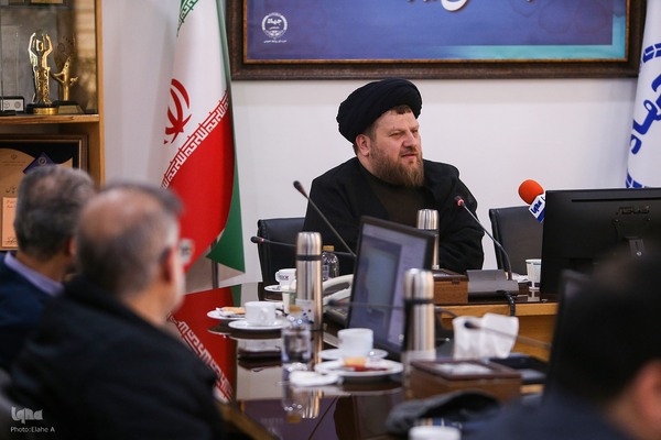 جلسه بررسی نقش جهاددانشگاهی به عنوان حلقه میانی بین دانشگاه، صنعت و جامعه