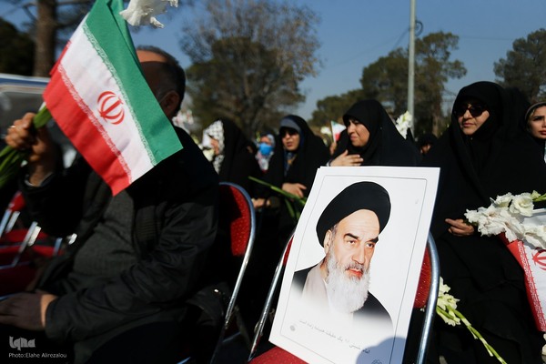 گلباران جایگاه جلوس امام خمینی(ره)