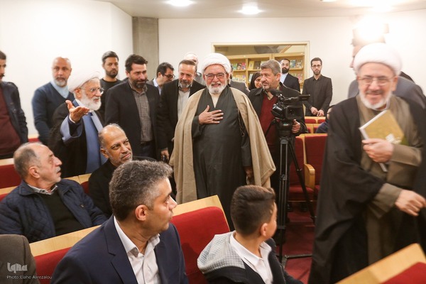 یادبود عبدالکریم بی‌آزار شیرازی با بررسی «قرآن و طبیعت»