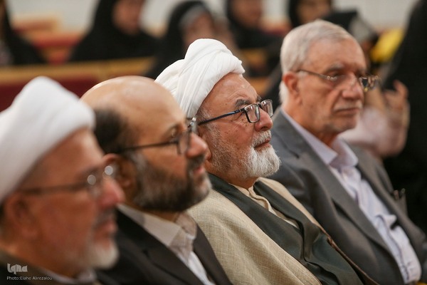 یادبود عبدالکریم بی‌آزار شیرازی با بررسی «قرآن و طبیعت»