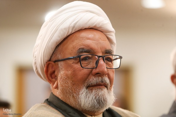 یادبود عبدالکریم بی‌آزار شیرازی با بررسی «قرآن و طبیعت»