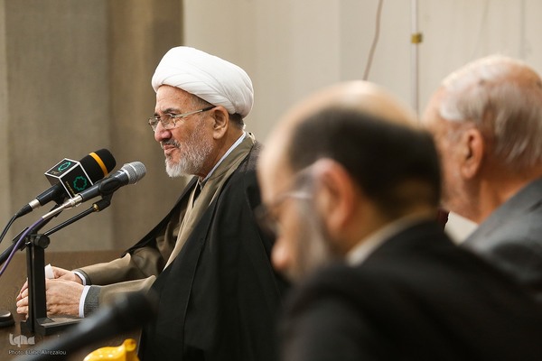 یادبود عبدالکریم بی‌آزار شیرازی با بررسی «قرآن و طبیعت»