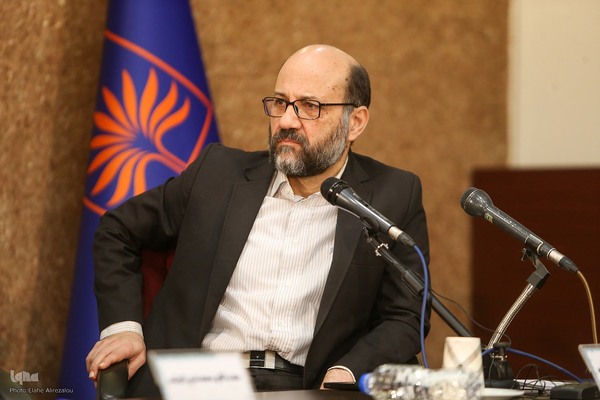 یادبود عبدالکریم بی‌آزار شیرازی با بررسی «قرآن و طبیعت»