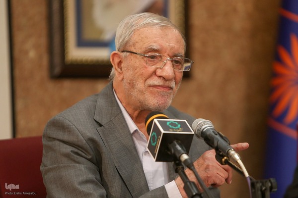 یادبود عبدالکریم بی‌آزار شیرازی با بررسی «قرآن و طبیعت»