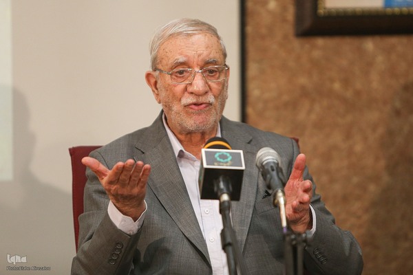 یادبود عبدالکریم بی‌آزار شیرازی با بررسی «قرآن و طبیعت»