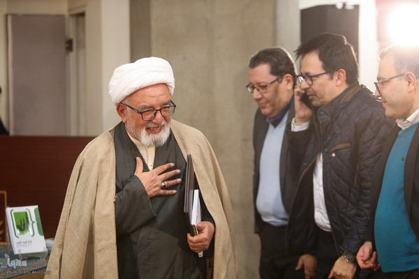 یادبود عبدالکریم بی‌آزار شیرازی با بررسی «قرآن و طبیعت»