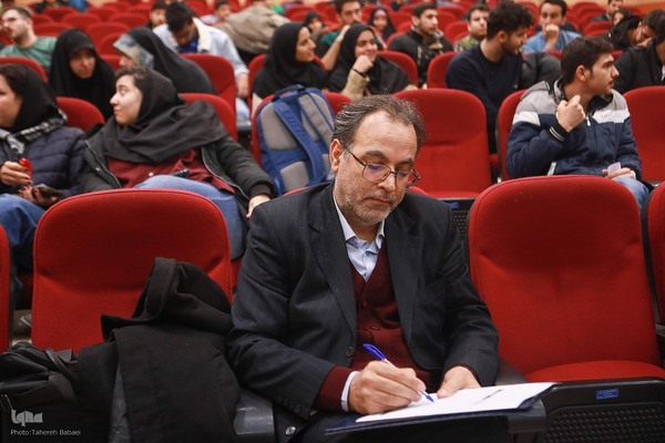 فینال سیزدهمین دوره مسابقات ملی مناظره دانشجویان ایران در مرحله دانشگاهی