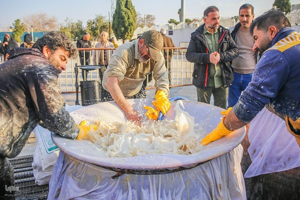 پخت ۱۵ تُن سمنو در شیراز