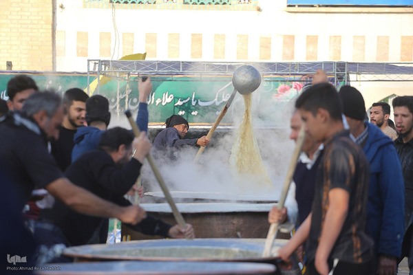 پخت ۱۵ تُن سمنو در شیراز