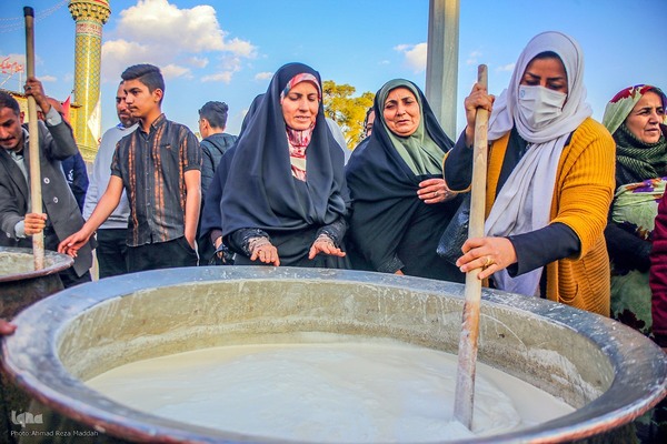 پخت ۱۵ تُن سمنو در شیراز