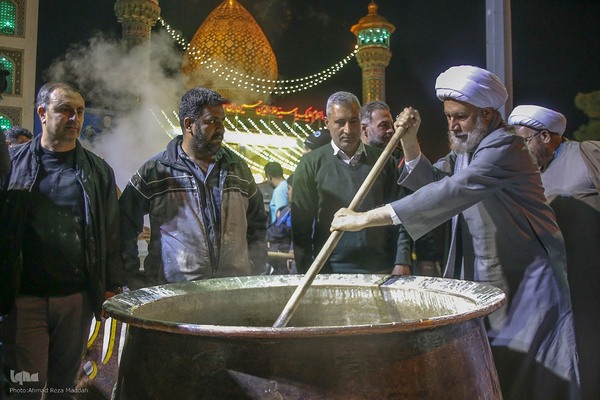 پخت ۱۵ تُن سمنو در شیراز