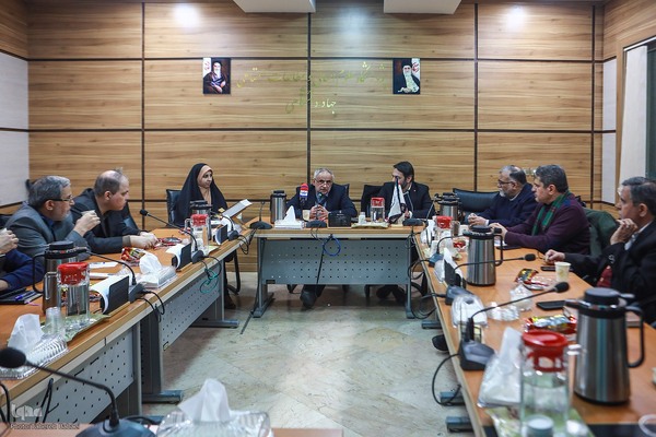 پیش نشست ایده‌ها، تجربه‌ها و چالش‌ها «حلقه‌های میانی پیشران جامعه‌پردازی در نظام انقلابی»