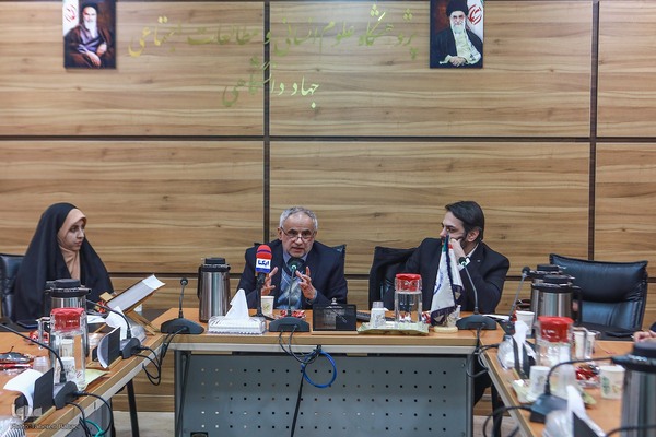 پیش نشست ایده‌ها، تجربه‌ها و چالش‌ها «حلقه‌های میانی پیشران جامعه‌پردازی در نظام انقلابی»