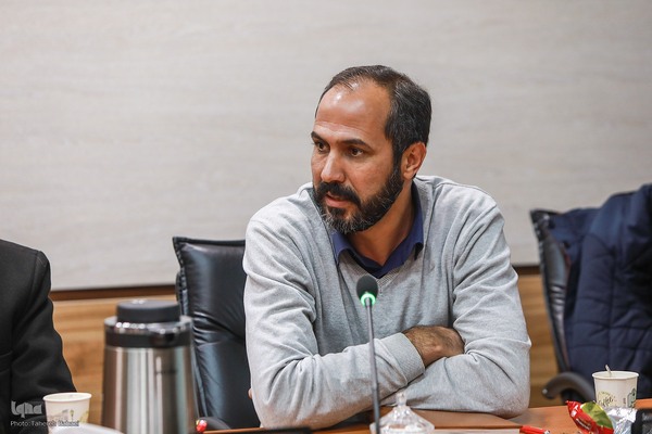 پیش نشست ایده‌ها، تجربه‌ها و چالش‌ها «حلقه‌های میانی پیشران جامعه‌پردازی در نظام انقلابی»