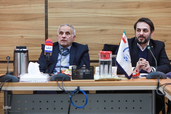 پیش نشست ایده‌ها، تجربه‌ها و چالش‌ها «حلقه‌های میانی پیشران جامعه‌پردازی در نظام انقلابی»