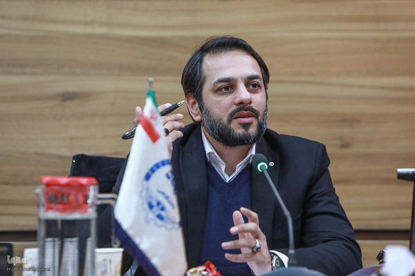 پیش نشست ایده‌ها، تجربه‌ها و چالش‌ها «حلقه‌های میانی پیشران جامعه‌پردازی در نظام انقلابی»