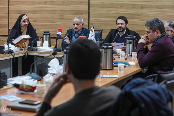 پیش نشست ایده‌ها، تجربه‌ها و چالش‌ها «حلقه‌های میانی پیشران جامعه‌پردازی در نظام انقلابی»