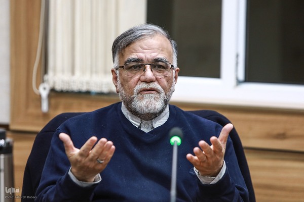 پیش نشست ایده‌ها، تجربه‌ها و چالش‌ها «حلقه‌های میانی پیشران جامعه‌پردازی در نظام انقلابی»