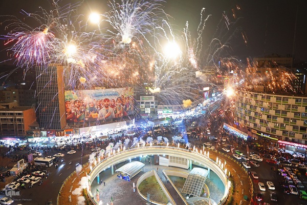 نورافشانی در میدان ولی‌عصر (عج) به مناسبت نیمه شعبان