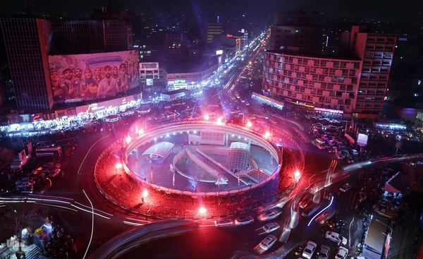 نورافشانی در میدان ولی‌عصر (عج) به مناسبت نیمه شعبان