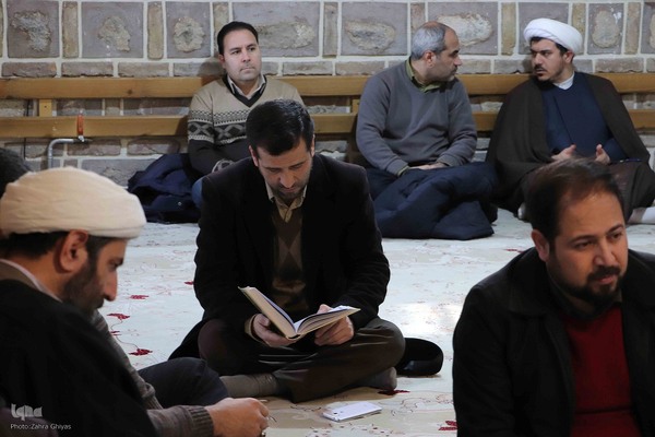 کرسی تلاوت قرآن در دانشگاه هنر اسلامی تبریز‎