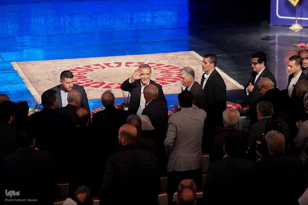 آیین اختتامیه چهل و دومین جایزه کتاب سال جمهوری اسلامی ایران