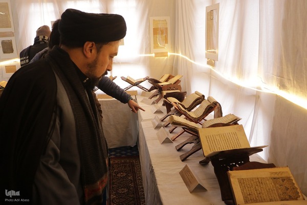 نمایشگاه نسخه های خطی کمیاب در کشمیر