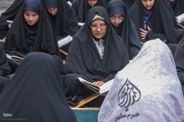 جزءخوانی قرآن کریم در حرم شاهچراغ (ع)