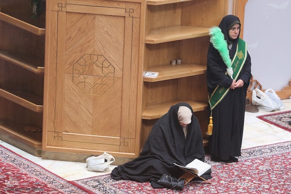 جزءخوانی قرآن کریم در حرم شاهچراغ (ع)