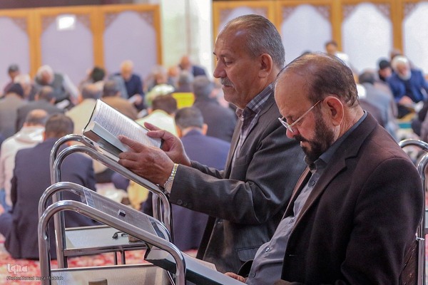 جزءخوانی قرآن کریم در حرم شاهچراغ (ع)
