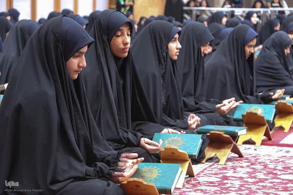 جزءخوانی قرآن کریم در حرم شاهچراغ (ع)