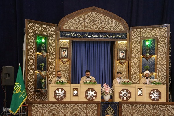 جزءخوانی قرآن کریم در حرم شاهچراغ (ع)