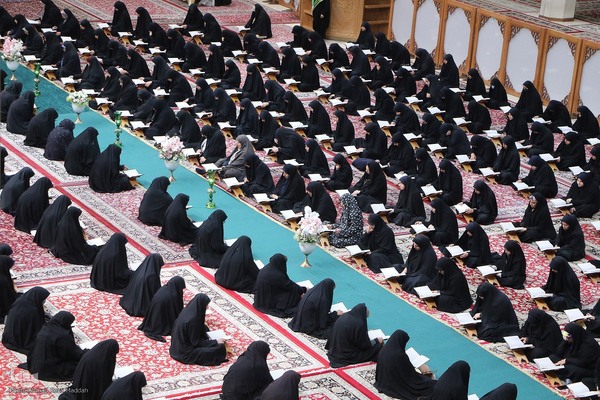 جزءخوانی قرآن کریم در حرم شاهچراغ (ع)