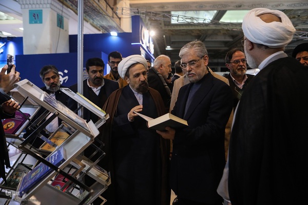 بازدید وزیر علوم از سی‌ودومین نمایشگاه بین‌المللی قرآن کریم