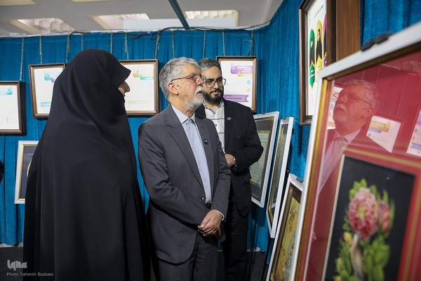 بازدید وزیر فرهنگ و ارشاد از نمایشگاه قرآن