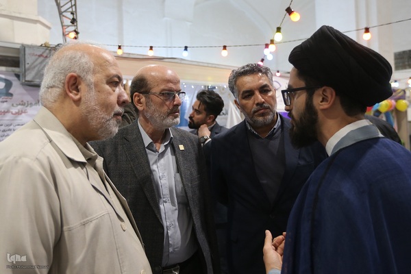 بازدید حسن مسلمی نائینی،‌ رئیس جهاددانشگاهی از نمایشگاه بین‌المللی قرآن کریم 