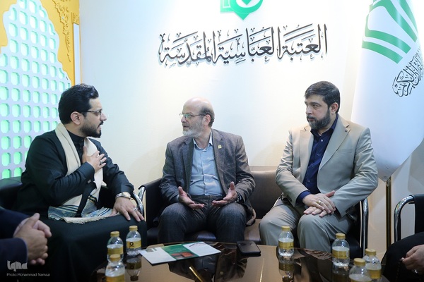 بازدید حسن مسلمی نائینی،‌ رئیس جهاددانشگاهی از نمایشگاه بین‌المللی قرآن کریم 