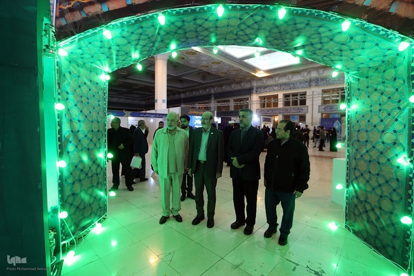 بازدید حسن مسلمی نائینی،‌ رئیس جهاددانشگاهی از نمایشگاه بین‌المللی قرآن کریم 