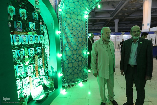 بازدید حسن مسلمی نائینی،‌ رئیس جهاددانشگاهی از نمایشگاه بین‌المللی قرآن کریم 