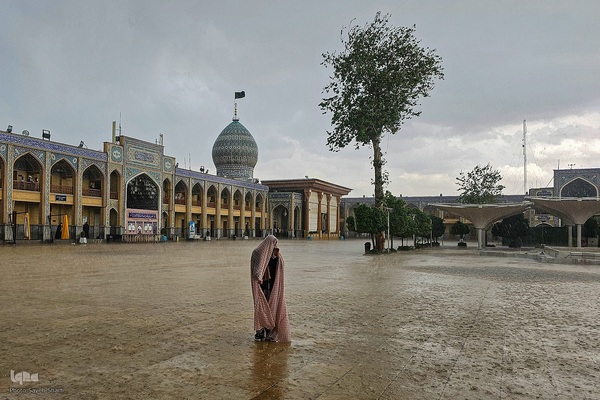 باران اردیبهشت در حرم شاهچراغ(ع)