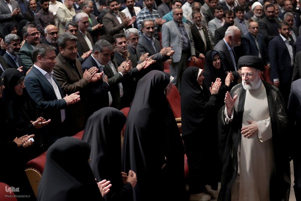 آیین تجلیل از معلمان نمونه کشوری