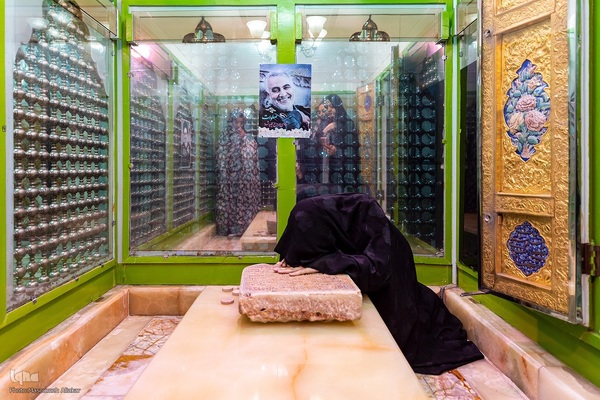 غبارروبی ضریح مطهر امامزاده حسن