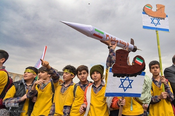 مراسم راهپیمایی روز ۱۳ آبان همزمان در سراسر کشور