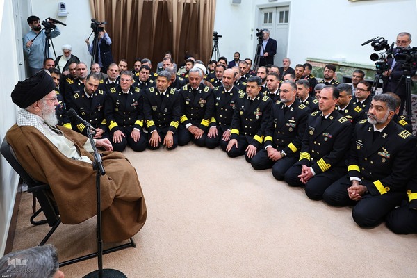 دیدار جمعی از فرماندهان نیروی دریایی ارتش با رهبر معظم انقلاب