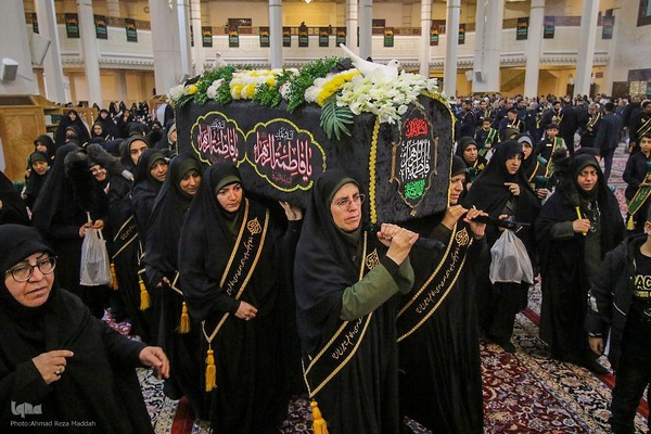 تشیع نمادین حضرت زهرا (س) در شاهچراغ