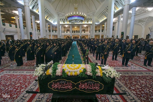 تشیع نمادین حضرت زهرا (س) در شاهچراغ