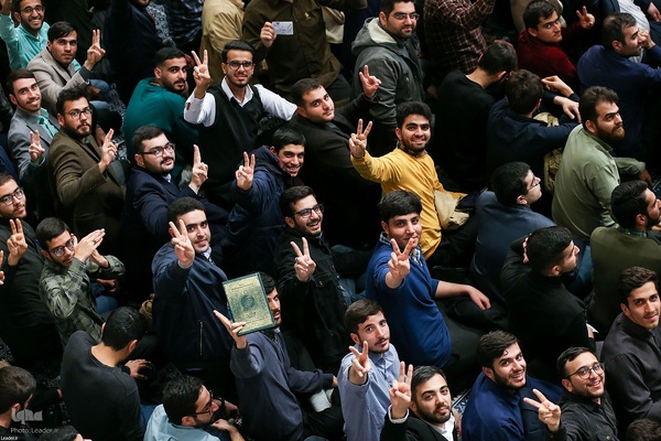 دیدار هزاران نفر از دانشجویان سراسر کشور با رهبر معظم انقلاب
