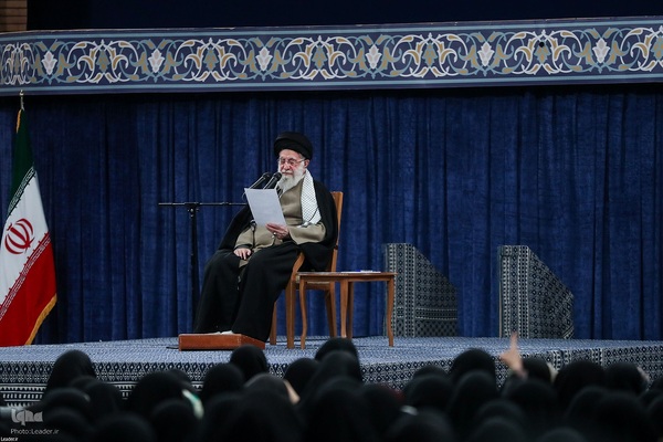 دیدار هزاران نفر از دانشجویان سراسر کشور با رهبر معظم انقلاب