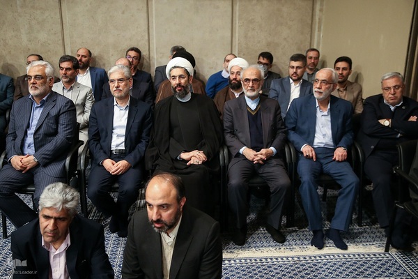 دیدار هزاران نفر از دانشجویان سراسر کشور با رهبر معظم انقلاب